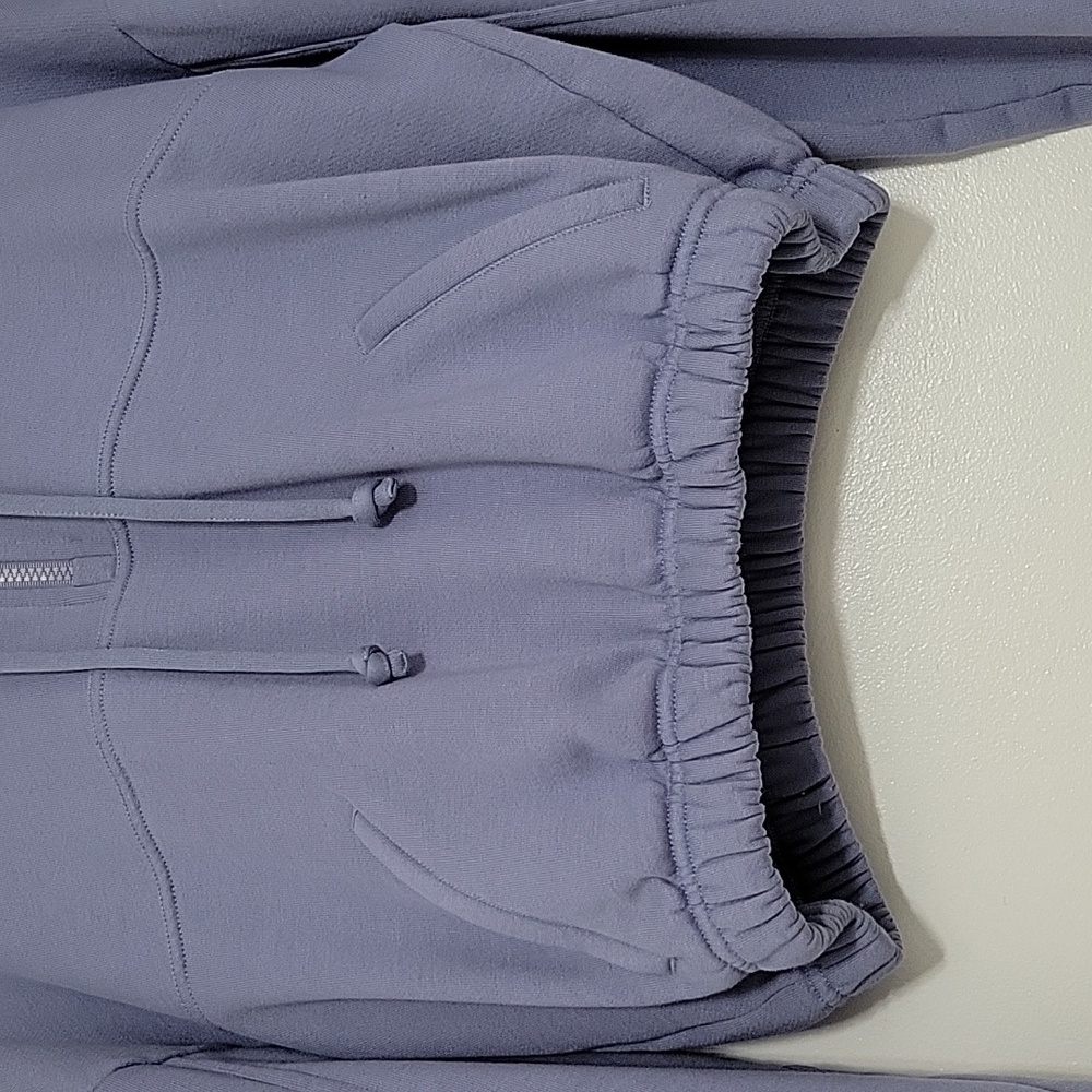 ALO Yoga Lavender Cropped Hoodie Pullover - Picture 4 of 8